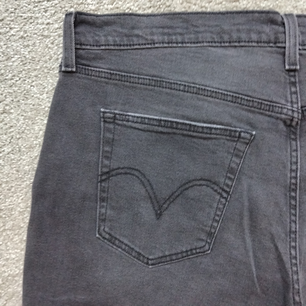 NWT 24W Levi's Wedgie Straight Distressed Jeans - Picture 10 of 14
